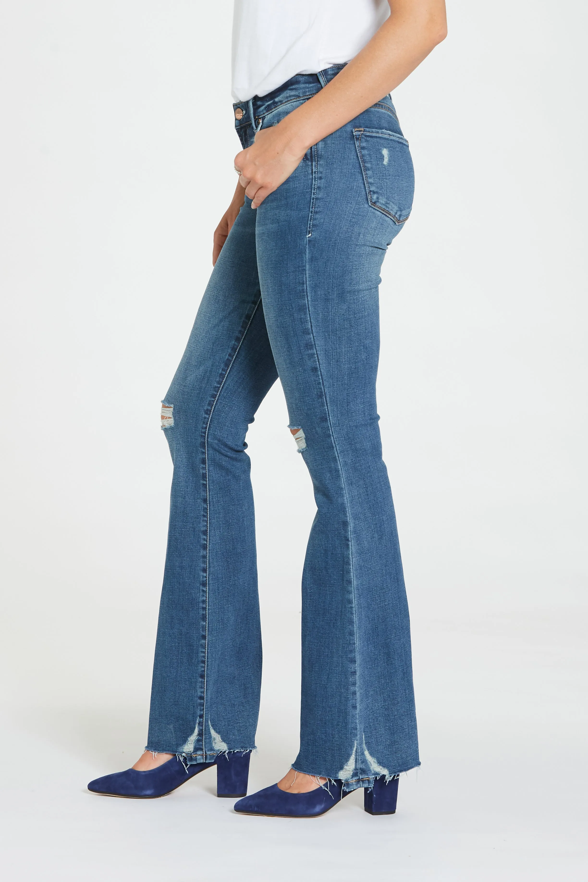 8 1/2 MID RISE RISE ROSIE BOOTCUT BLUE ICON