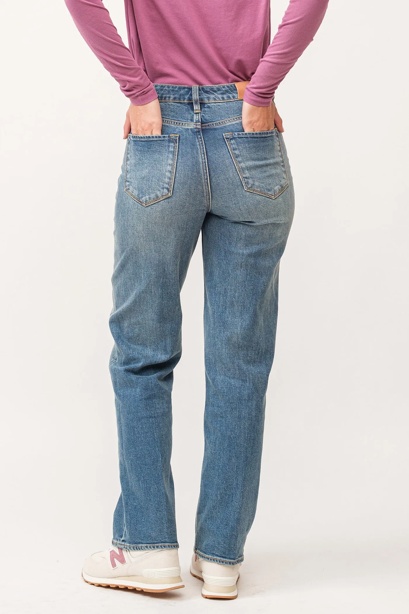 HOLLY HIGH RISE CLEAN HEM STRAIGHT JEANS FALCON